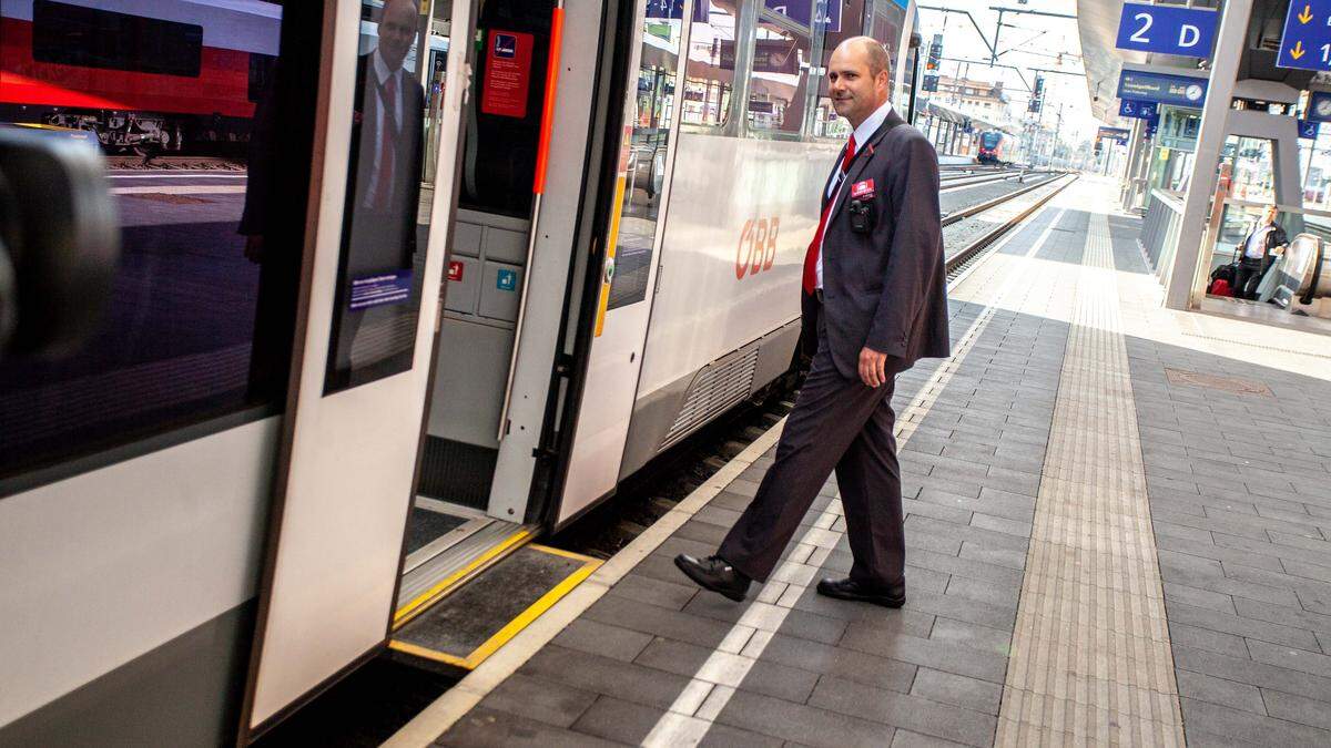 Seit Juni 2018 testen ÖBB-Zugbegleiter in der Steiermark Bodycams