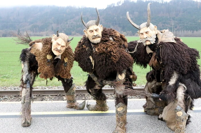 15 schaurige Gruppen aus ganz Kärnten mit 276 Teilnehmern verwandelten die Sportanlage in ein farbenprächtiges Bild. 