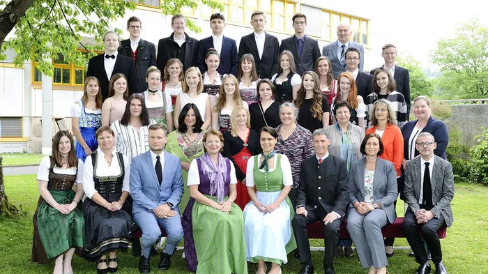 Die Klasse 8A mit Klassenvorstand Wolfgang Gaich