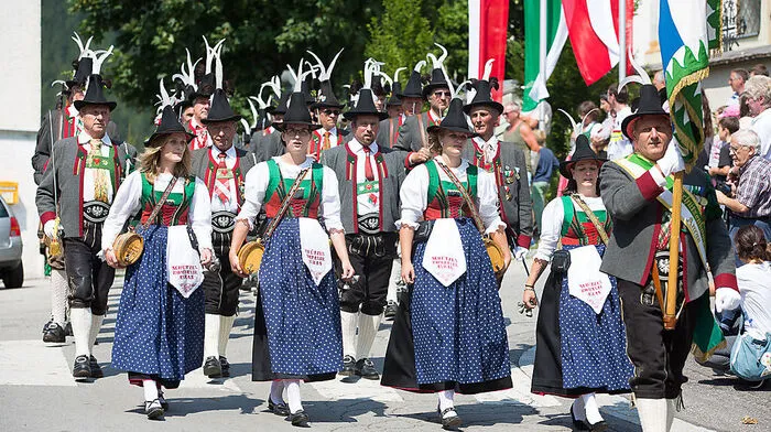Die jubilierende Schützenkompanie Anras