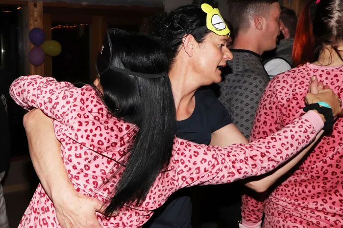 Die "Ochsen-Joch Wirtin" Manuela Fröhlacher war viel auf des Tanzfläche zu sehen!