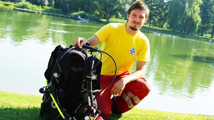 Der 24-jährige Johannes Primus ist seit 2017 als Rettungstaucher der Wasserrettung St. Andrä im Einsatz