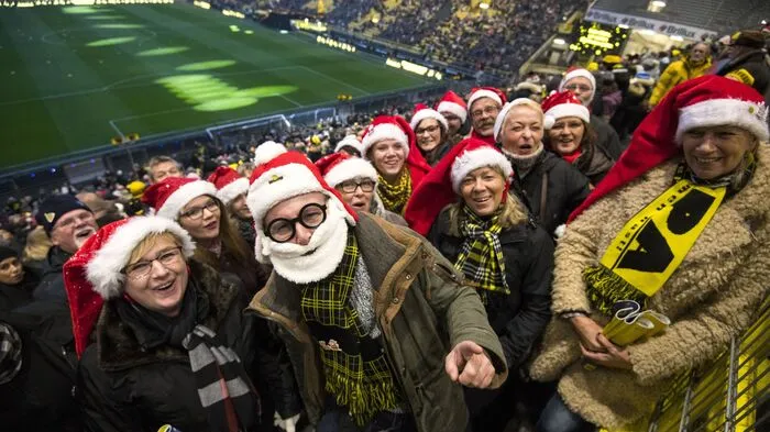 Am 1. Dezember findet im Klagenfurter Wörthersee Stadion ein Weihnachts-Mitsing-Konzert statt - in Dortmund und auf Schalke bereits Tradition.