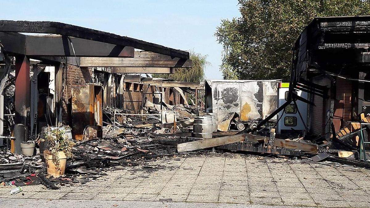 Das Feuer wütete auf einer Fläche von 1000 Quadratmetern, da blieb kaum noch etwas übrig