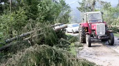 Straßen mussten freigeräumt werden