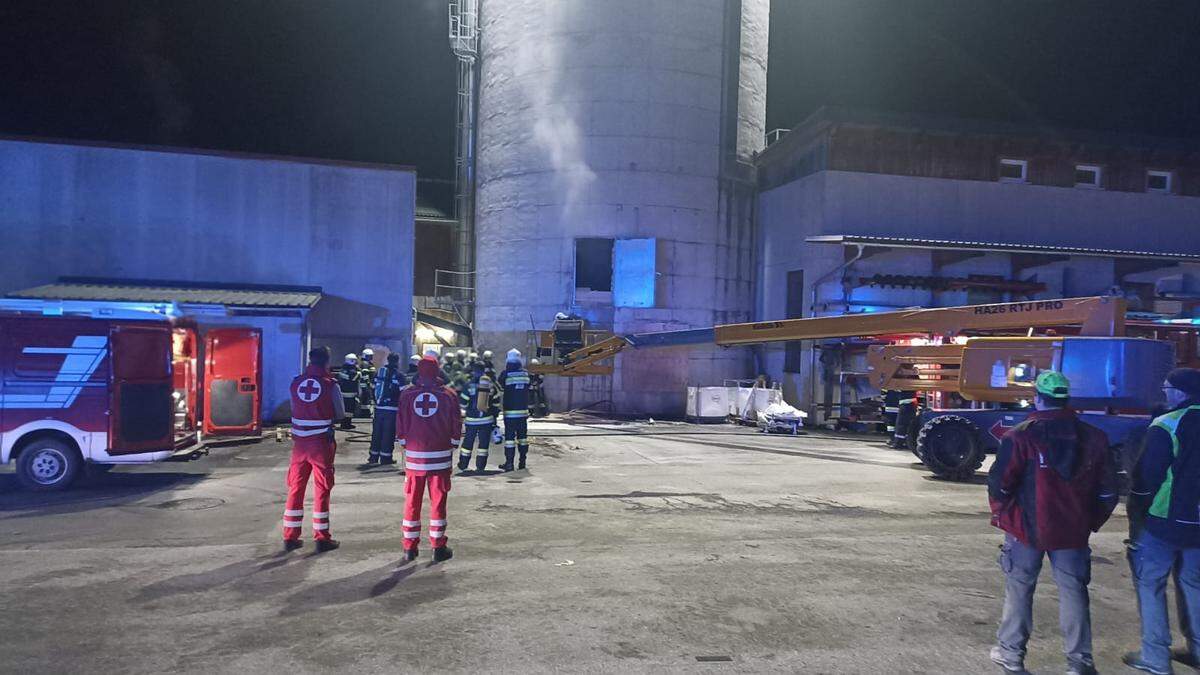 Feuer im Gaishorner Industriegebiet am späten Sonntagabend