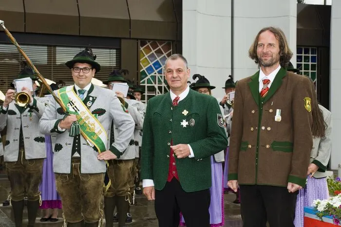 Landesobmann Erich Riegler konnte viele Delegierte der 390 Musikkapellen und 21 Blasmusikbezirke sowie zahlreiche Ehrengäste begrüßen.
