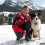 Bergrettungs-Anwärterin Monika Ladstätter mit ihrem Suchhund "Charly"