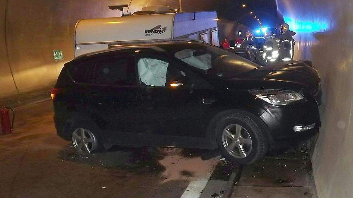 VORARLBERG: UNFALL IN TUNNEL FORDERT ZWEI VERLETZTE