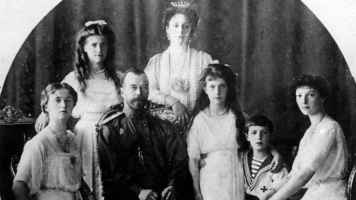 Die russische zarenfamilie rund um Zar Nicholas II