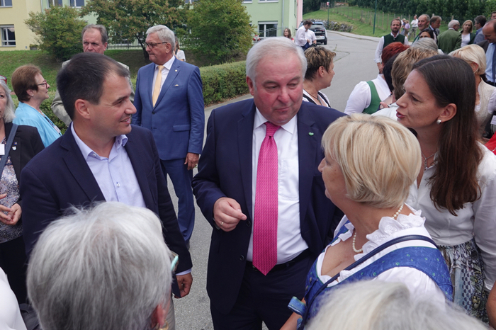 Dazu waren auch Landeshauptmann Hermann Schützenhöfer und dessen Stellvertreter Michael Schickhofer gekommen.