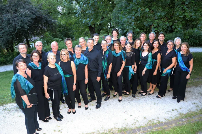 Das „Ensemble Vivace Klagenfurt“ unter der Leitung von Christina Kleinfercher und Obfrau Julia Knafl freuten sich auf den Konzertabend im Amthof.