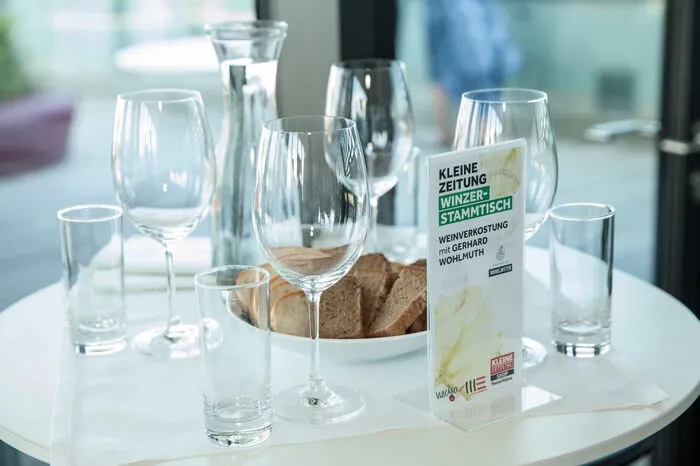 Der nächste Winzerstammtisch findet am 08.09.2016 mit Stefan Langmann statt. Anmelden kann man sich bereits hier.