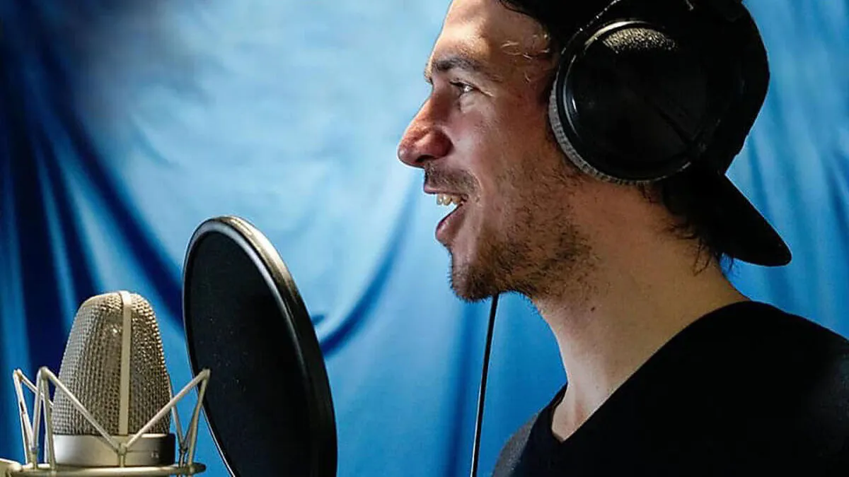 Er startet jetzt eine Sängerkarriere