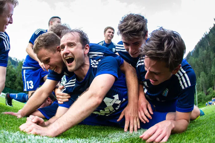 Die Bilder nach Abpfiff zeigen: Die Asslinger haben es geschafft. Es geht eine Liga nach oben.
