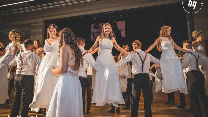 Die HLW Mureck lud am Samstag zum Maturaball. Über die Bühne ging der Event in der Ottersbachhalle. Die besten Bilder vom Ballabend.