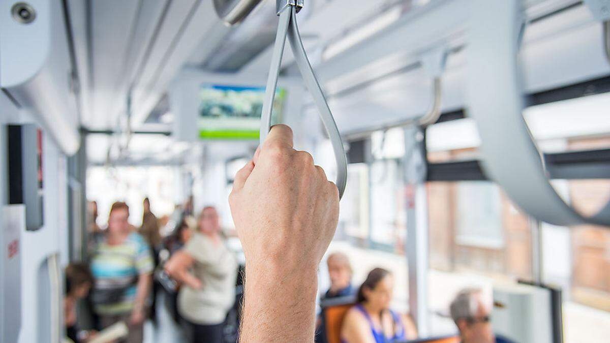 Unfall in der Straßenbahn (Sujetbild)