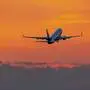 Für den Einbruch macht der Airline-Verband IATA den Iran-Krieg und die dadurch explodierten Treibstoffpreise verantwortlich sowie eine abwartende Haltung der Flugreisenden