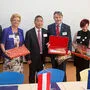 Wan Jie Chen und die Direktoren Barbara Marosits (BG/BRG), Lyu Junjie (Wenzhou No.2 Foreign Language School), Gottfried Purkarthofer (HTL), Gabriele Zierler (HLW) und Barbara Hauswiesner (HAK)
