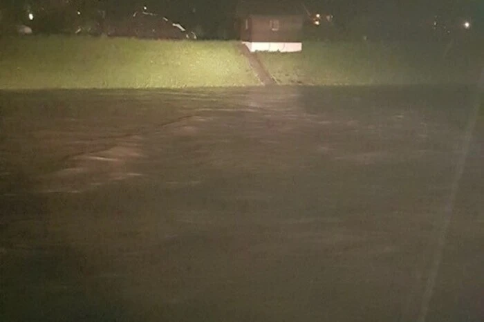 Die hochwasserführende Gail bei Rattendorf in der Nacht auf Sonntag