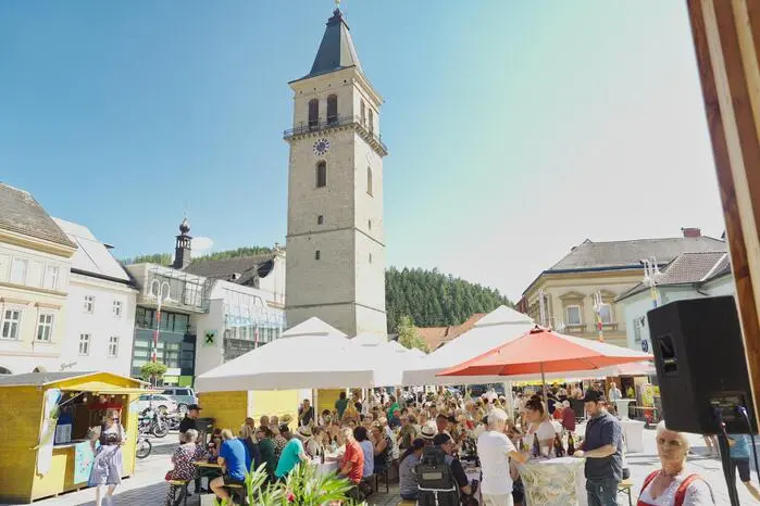 Die Stimmung schwankte zwischen ausgelassener Party und Gänsehautmomenten – ein absolut würdiges Finale für eine Band, die die regionale Musikzene über so lange Zeit geprägt hat.
