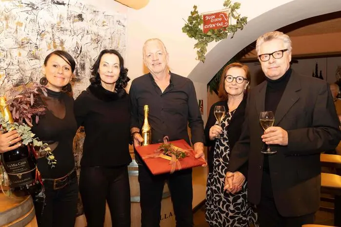 Zahlreiche Freunde und Bekannte waren bei der großen Sause mit dabei.