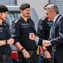 Innenminister Karl Nehammer mit Beamten der Grazer PI Sonderdienste "Sektor"