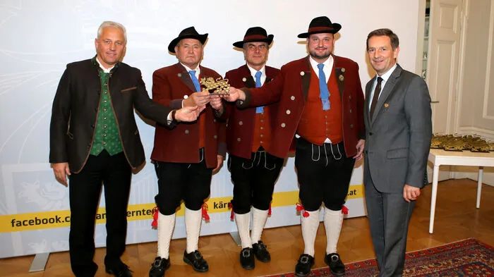 Die Obergailtaler Trachtenkapelle Kötschach wurde erstmals mit dem Kärntner Löwen ausgezeichnet.