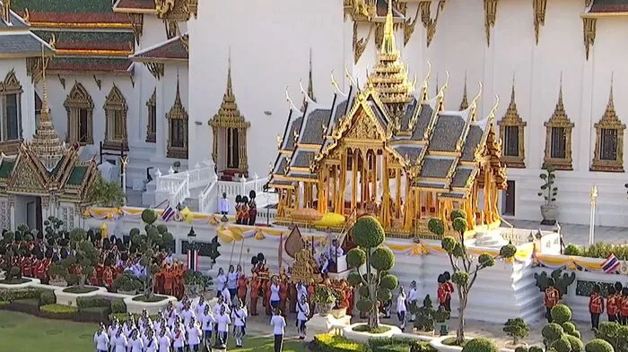 In Bangkok sind am Sonntag die Krönungsfeiern für König Maha Vajiralongkorn fortgesetzt worden.