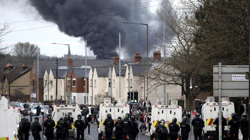 In Nordirland kann es jederzeit zu Anschlägen kommen - wie hier im Jahr 2021.