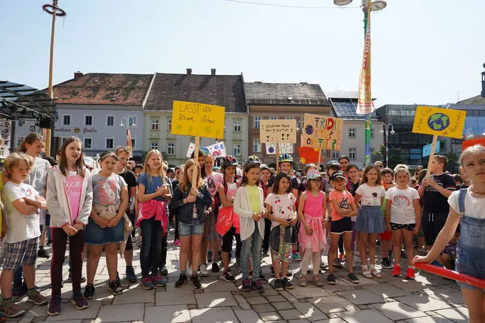 Die Demonstration war an die "Fridays for Future"-Bewegung angelehnt.