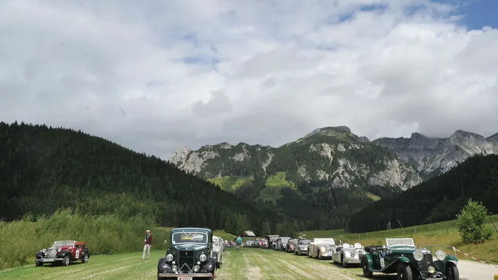 Paradeaufstellung: Mittagsrast am Samstag auf der Kaiserau