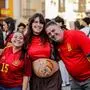 Spanien steht im WM-Finale gegen Argentinien – hier drei Fans in Spanien