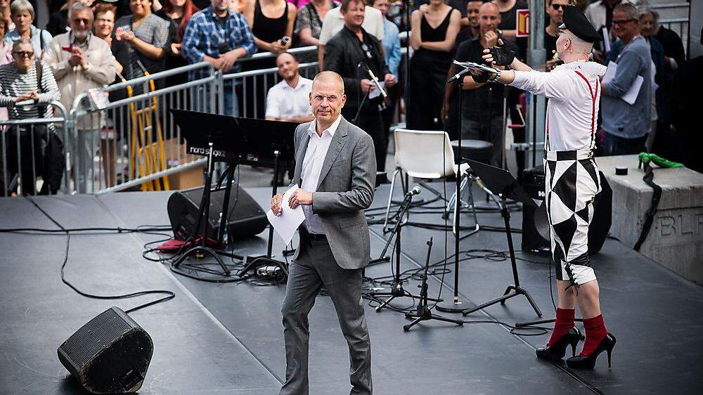 Benny Fredriksson bei einer Open-Air-Veranstaltung seines Kulturhuset Stadsteatern