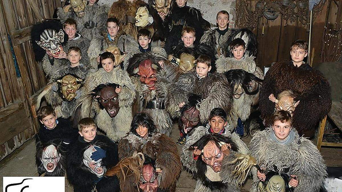 Vor den schwarzen Teufeln sind die Kinderkrampusse an der Reihe