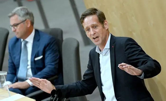 SPÖ-Finanzsprecher Jan Krainer (l.) übte scharfe Kritik am hohen Defizit