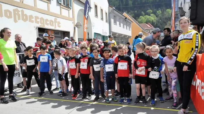 Er gehört zum 1. Mai wie der Maibaum und die Festreden, auch diesmal fand ein Lauf durch die Kapfenberger Innenstadt statt.