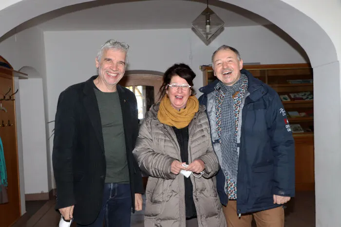 Am Foto von Links: Pfarrer Martin Müller, Gabi Eidner und Amadeus Eidner.