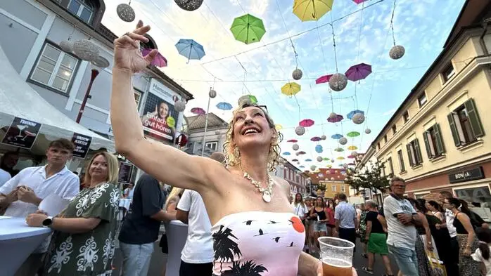 Über fünf Donnerstage, jetzt noch bis 13.August, verwandelt sich die Innenstadt von Fürstenfeld in einen lebendigen Treffpunkt, der eine Vielzahl an Besucher und Gästen anzieht