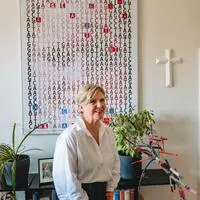 Leitet die Kunstsammlung der Stadt Graz: Birgit Kulterer, hier vor einem Werk von Richard Kriesche