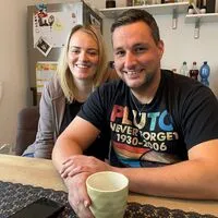 Markus Cebul und seine Partnerin Sabrina Schlögl. Mitte September kam Töchterchen Laura Mia zur Welt. Elena (5) macht die Familie perfekt