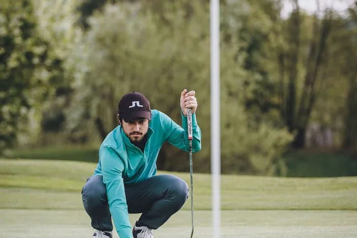 Aufsperren dürfen Einrichtungen für Freiluft-Sport ohne Körperkontakt wie Leichtathletik-Anlagen, Tennis- oder Golfplätze, Pferdesport- und Schießanlagen.