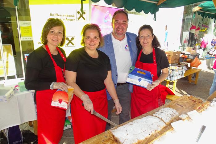 Köstliche Strudelsorten der Weizer Bäcker gab es bei den Stadtmarketingdamen.