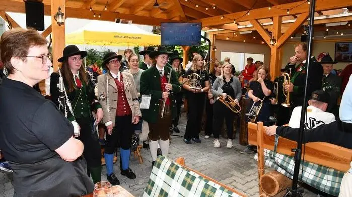 Das diesjährige Murauer Bierstadtfest wurde am Freitag mit einer Live-Sendung von Radio Steiermark aus dem Biergarten der Brauerei Murau eröffnet.