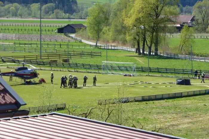 Der Polizeihubschrauber Libelle stand neben sämtlichen Feuerwehren des oberen Drautales im Löscheinsatz.