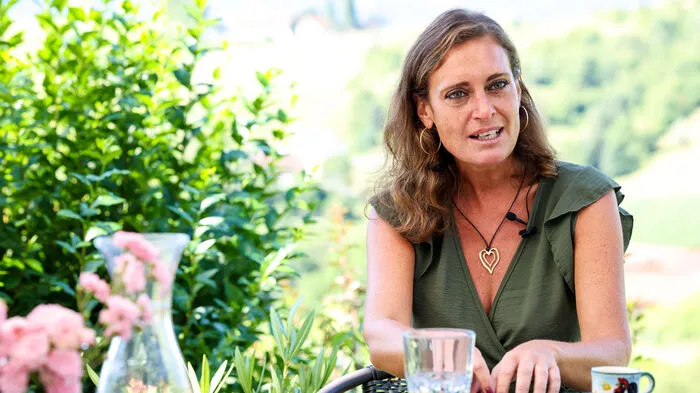 Mitten in den Weingärten, in wunderschöner Panoramalage an der südsteirischen Weinstraße veranstaltet Christina Dow ihre Aperitivo-Pop-Bar.