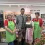 Mitarbeiterin Maria Jansenberger, Bürgermeister Marc Landl, Betreiberin Ute Christöfl und Mitarbeiterin Monika Bauer