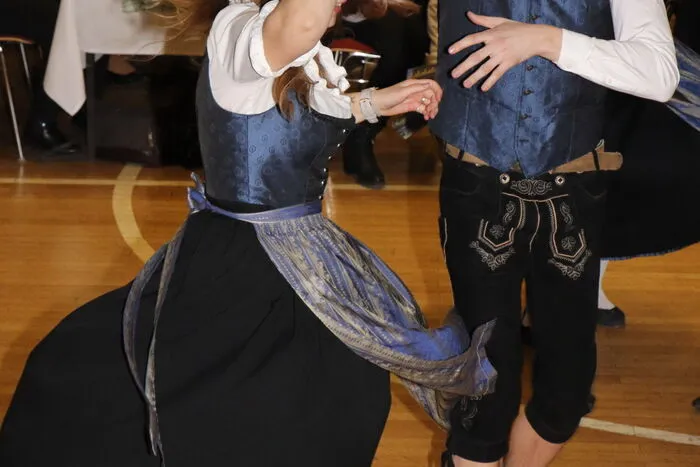 Den Eröffnungstanz machte "Landjugend Sörg" mit Hugo Kogler (Obmann) &amp; Tabea Pacher (Leiterin), "Landjugend Magdalensberg" mit Magdalena Jordan (Leiterin) und  "Landjugend Moosburg" mit Niklas Opitz und Magdalena Spittaler (Leiterin-Stvr) . Die Mitternachtseinlage führte dann die "Landjugend Sörg" durch.