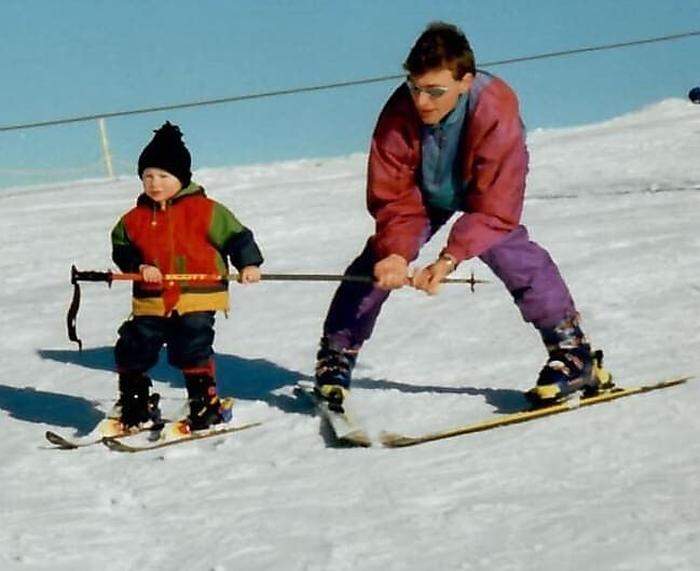Marco Odermatt mit Papa Walter am ersten Skitag