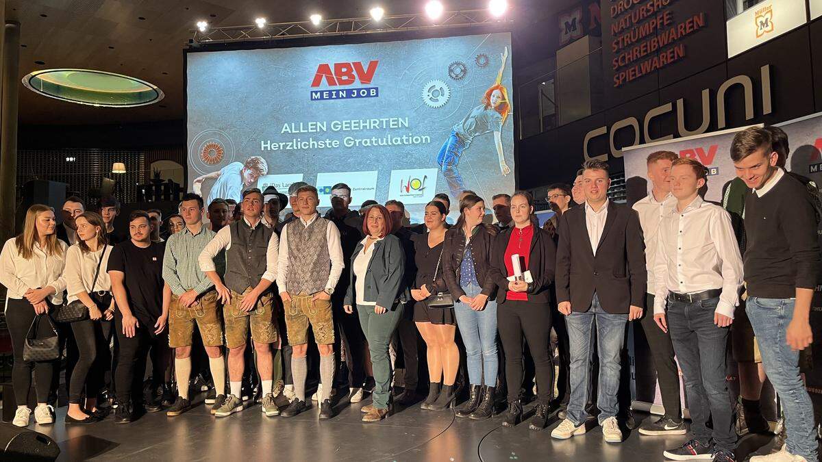 Die geehrten Lehrlinge der ABV-Gala 2022